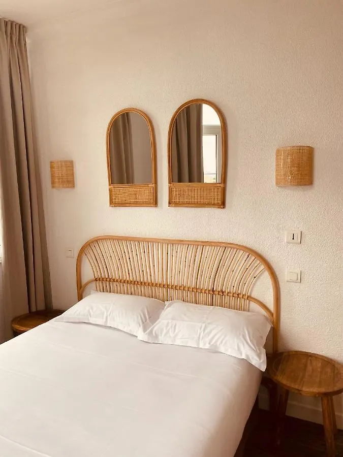 Hotel Le Britannic - Centre Gare- Saint-Malo 2*,